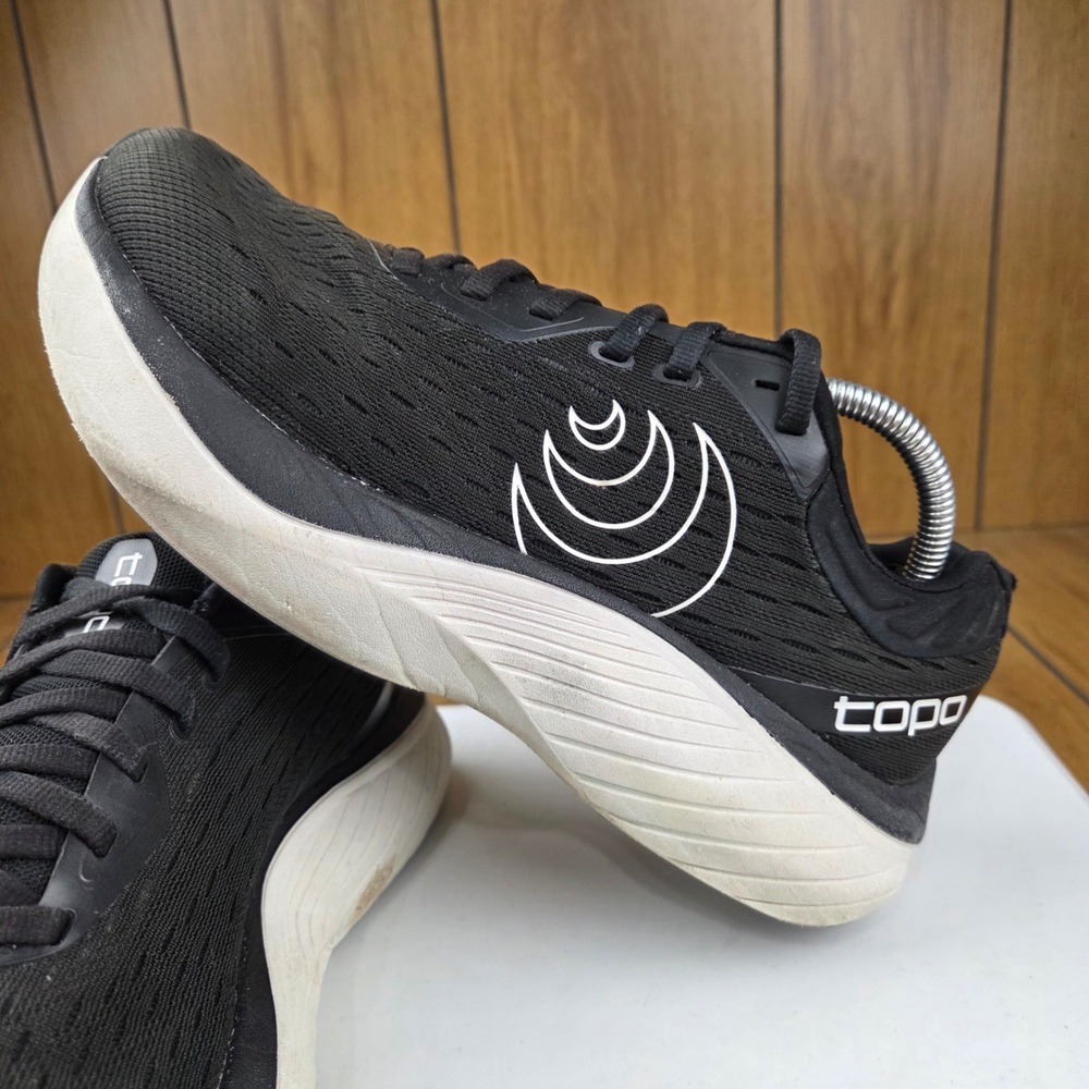 Topo Athletic Atmos Women 8.5 Black White Road Running Shoes 5mm Drop ZipFoam